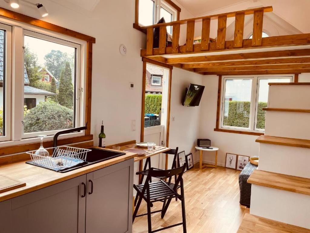 Tiny House Fleesensee Mit Eigenem Garten Und Nur Wenige Meter Vom Seeufer 고렌레빈 외부 사진