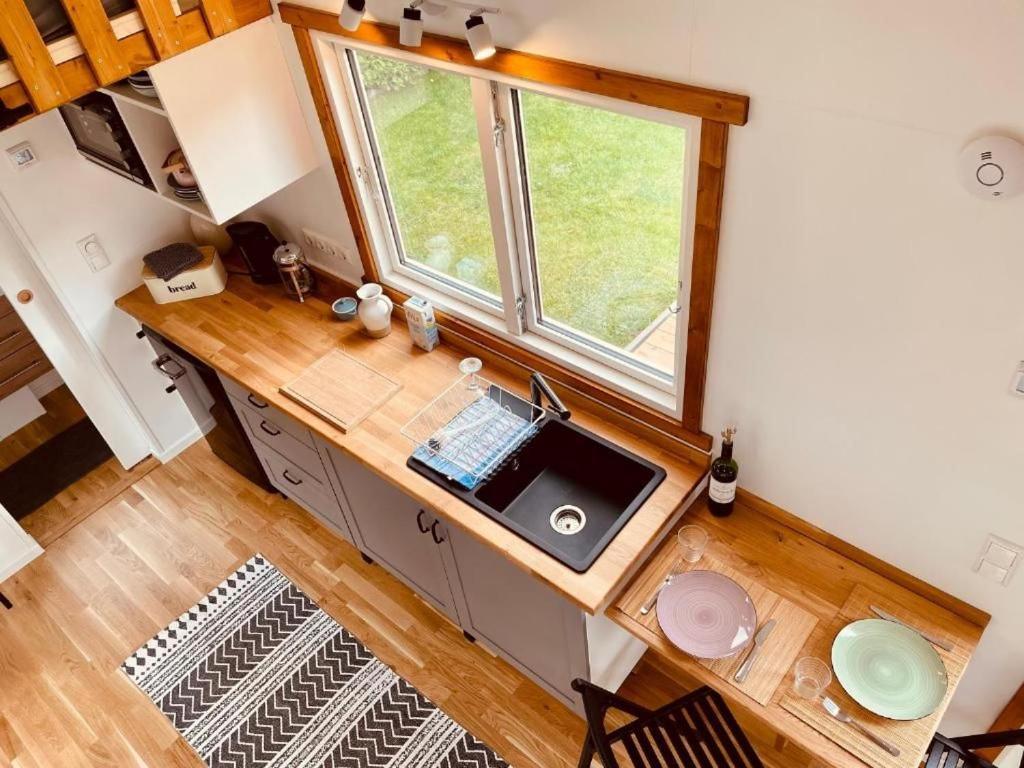 Tiny House Fleesensee Mit Eigenem Garten Und Nur Wenige Meter Vom Seeufer 고렌레빈 외부 사진