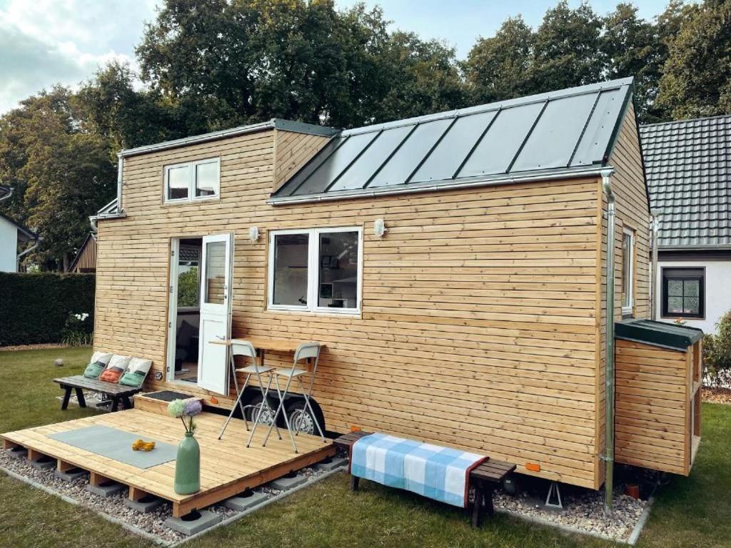 Tiny House Fleesensee Mit Eigenem Garten Und Nur Wenige Meter Vom Seeufer 고렌레빈 외부 사진